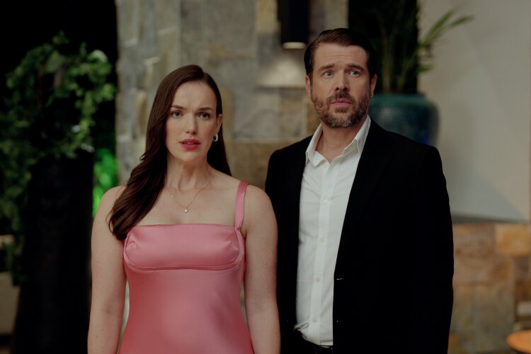 Mystery Island, Play for Keeps, Photo: Elizabeth Henstridge, Charlie Weber Credit: ©2025 Hallmark Media