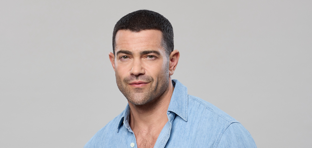 Jesse Metcalfe’s Sizzling Hallmark Return In ‘Absolutely Devoted To You’ With Kimberley Sustad Has Sleuthers Demanding Return Of ‘Martha’s Vineyard Mysteries’